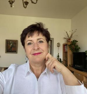 Mariana (Tschechische Republik, Praha 6 - 61 Jahre)